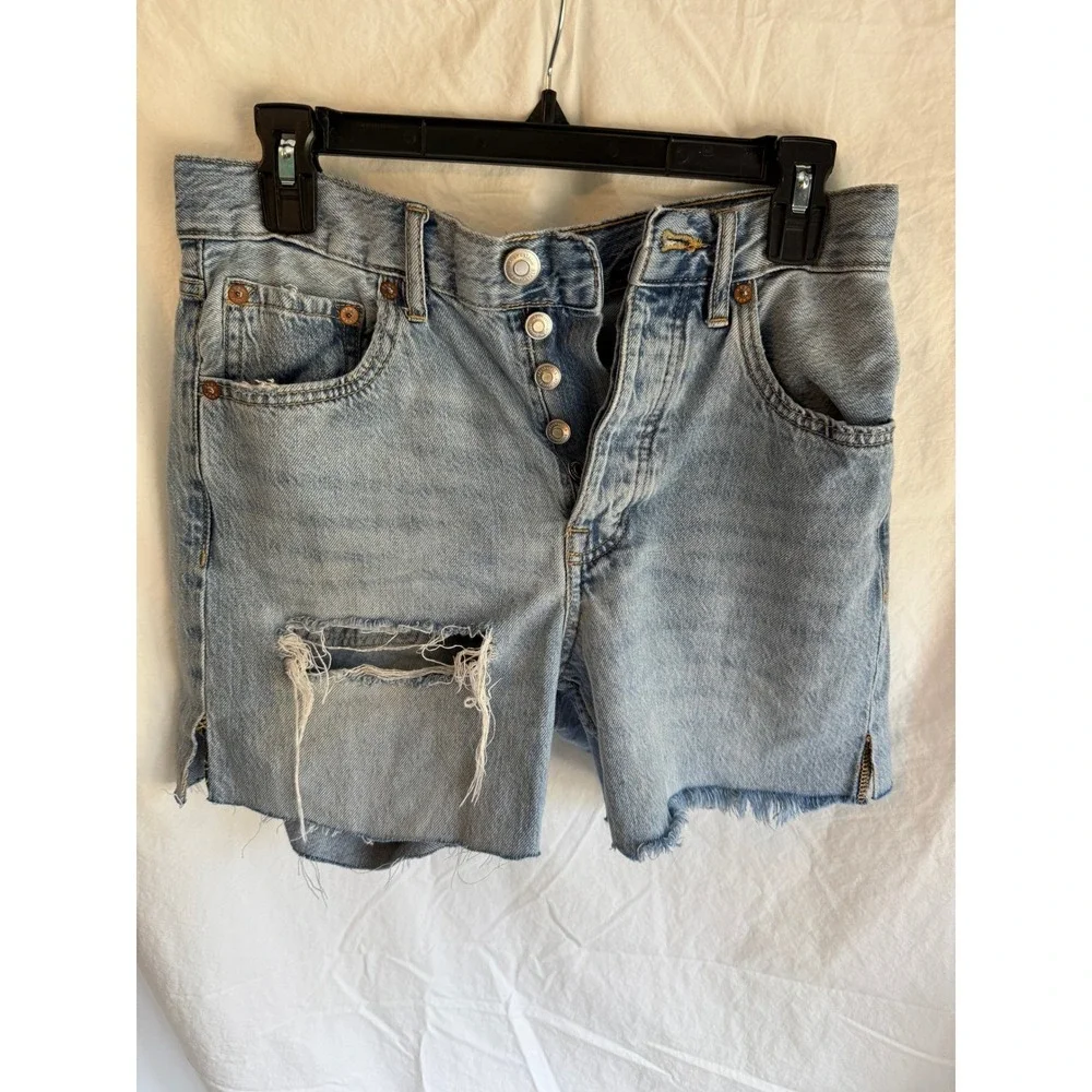 Aeropostale 90s Baggy Denim Shorts Light Wash Distressed Button Fly Size 6 Reg
